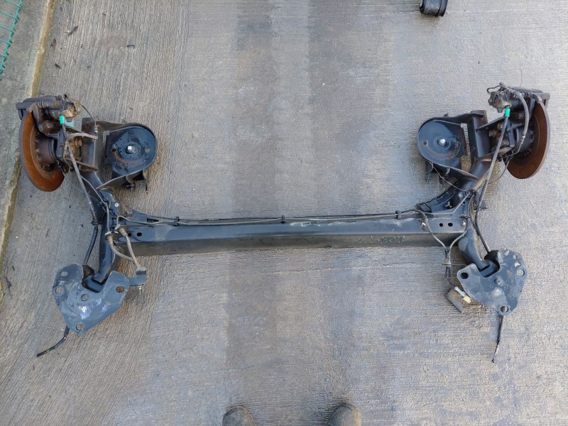 Recambio de puente trasero para renault kangoo combi referencia OEM IAM 555113267R  