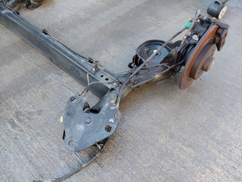 Recambio de puente trasero para renault kangoo combi referencia OEM IAM 555113267R  