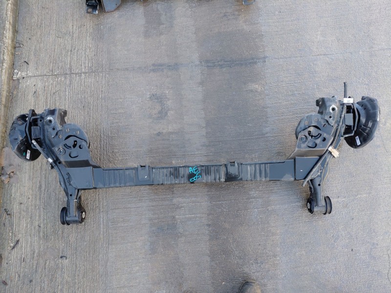 Recambio de puente trasero para hyundai i20 iii active referencia OEM IAM 55100Q0100  