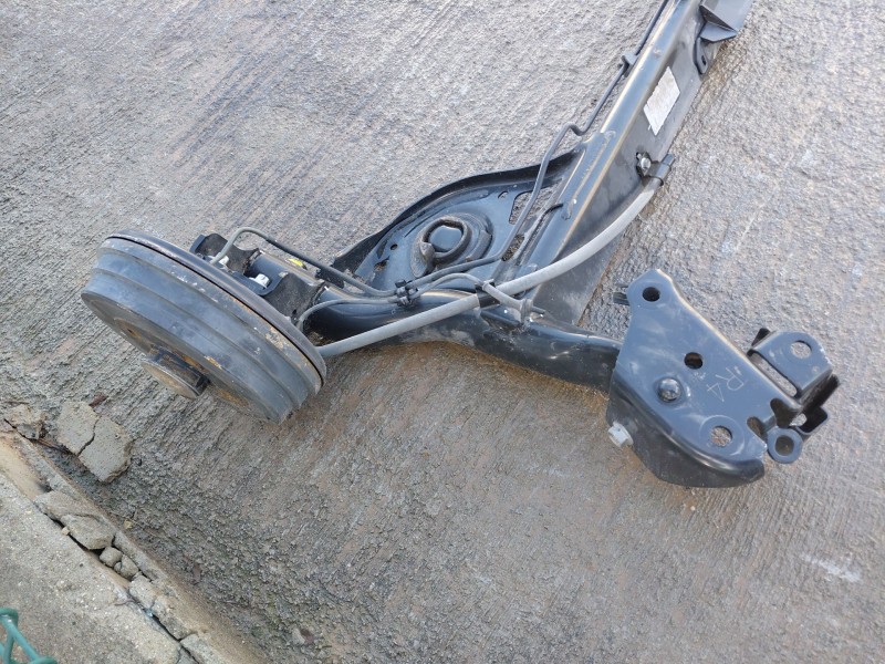 Recambio de puente trasero para nissan note (e11e) tekna referencia OEM IAM 555013VU0A  