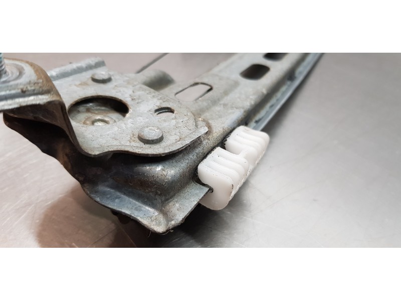 Recambio de elevalunas delantero izquierdo para renault megane iv berlina 5p experience referencia OEM IAM 807215959R 6 PINES 