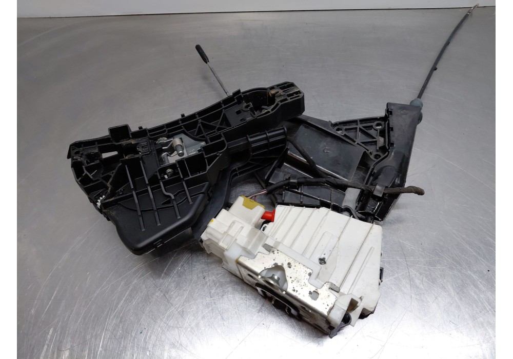 Recambio de cerradura puerta trasera derecha para mercedes-benz clase gl (x166) 450 grand edition referencia OEM IAM A1647303035