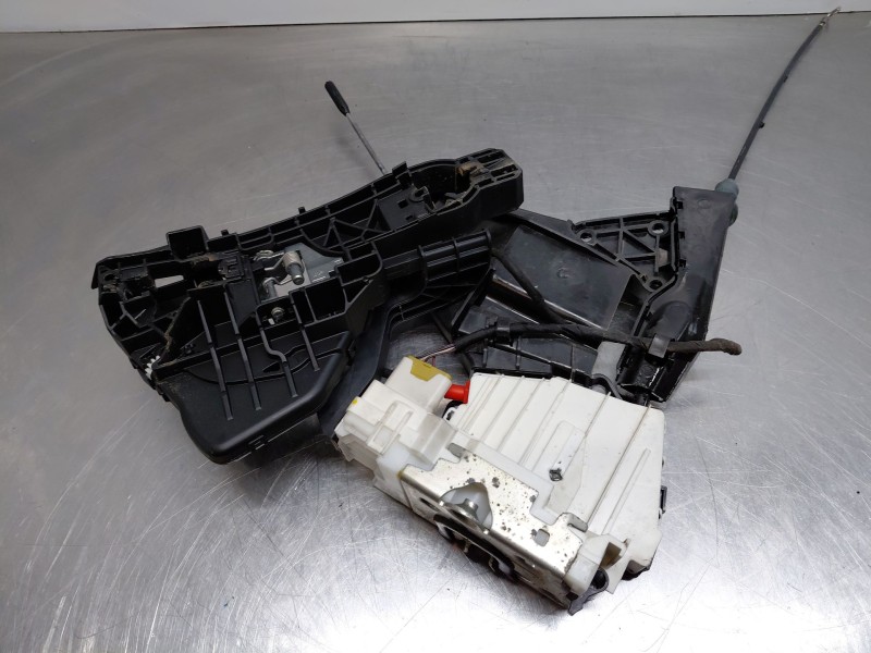 Recambio de cerradura puerta trasera derecha para mercedes-benz clase gl (x166) 450 grand edition referencia OEM IAM A1647303035