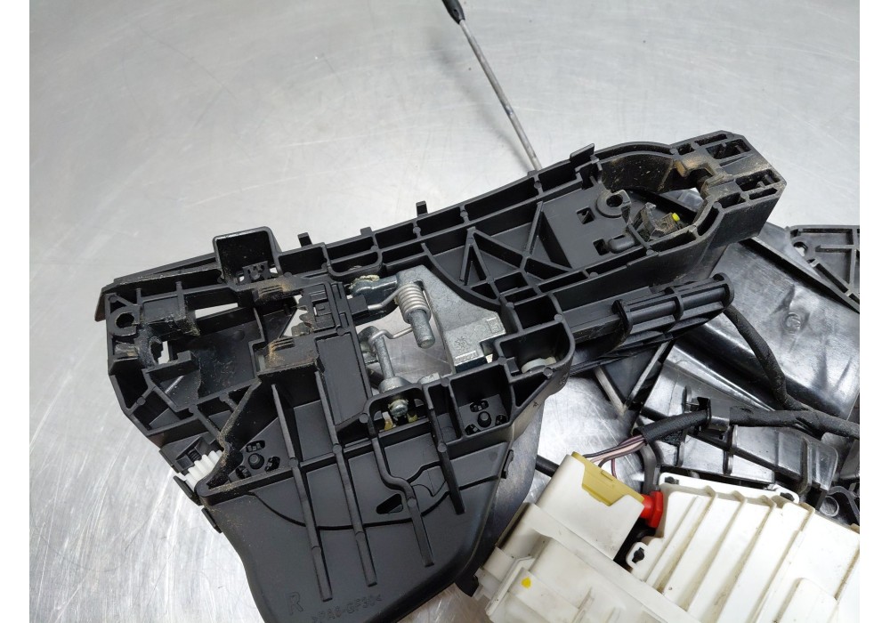 Recambio de cerradura puerta trasera derecha para mercedes-benz clase gl (x166) 450 grand edition referencia OEM IAM A1647303035