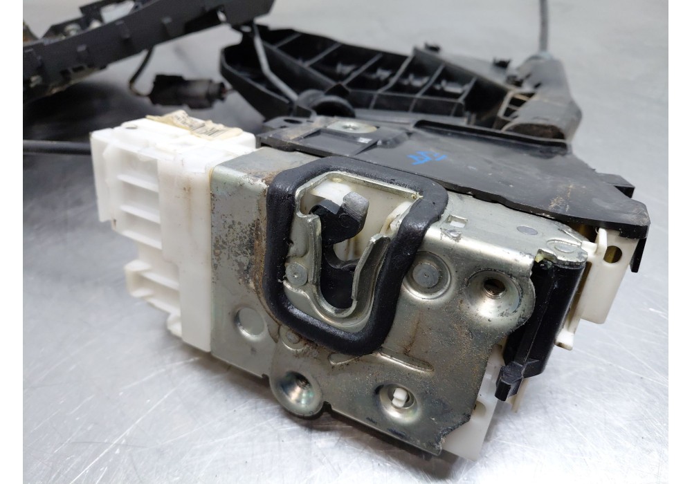 Recambio de cerradura puerta trasera izquierda para mercedes-benz clase gl (x166) 450 grand edition referencia OEM IAM A16473029