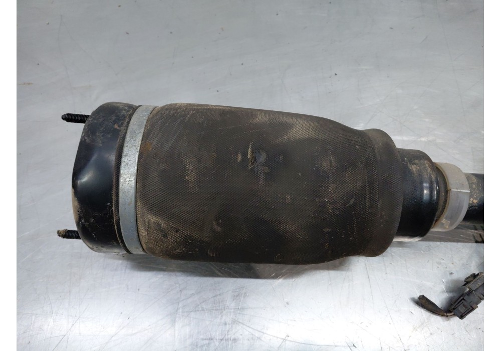 Recambio de amortiguador delantero derecho para mercedes-benz clase gl (x166) 450 grand edition referencia OEM IAM A1643205813 A