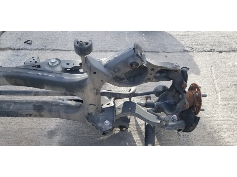 Recambio de puente trasero para toyota corolla (e21) hybrid active referencia OEM IAM 512060208  