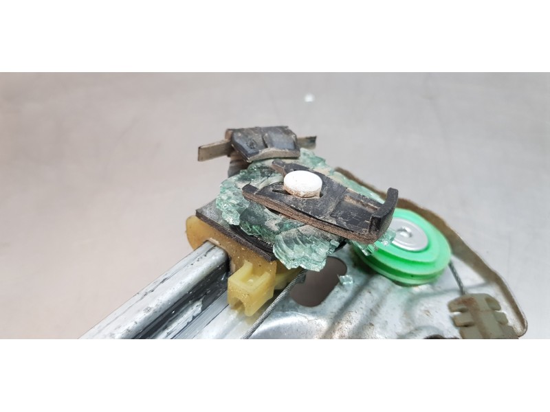 Recambio de elevalunas delantero izquierdo para renault megane iv berlina 5p experience referencia OEM IAM 807215959R 6 PINES 