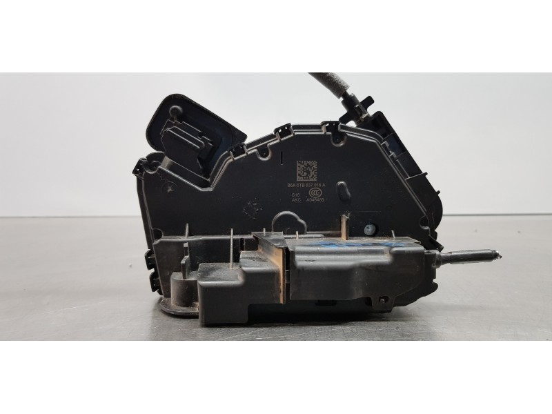 Recambio de cerradura puerta delantera derecha para volkswagen caddy ocio trendline bluemotion referencia OEM IAM 5TB837016C B6A Recambio de cerradura puerta delantera derecha para volkswagen caddy ocio trendline bluemotion referencia OEM IAM 5TB837016C B6A