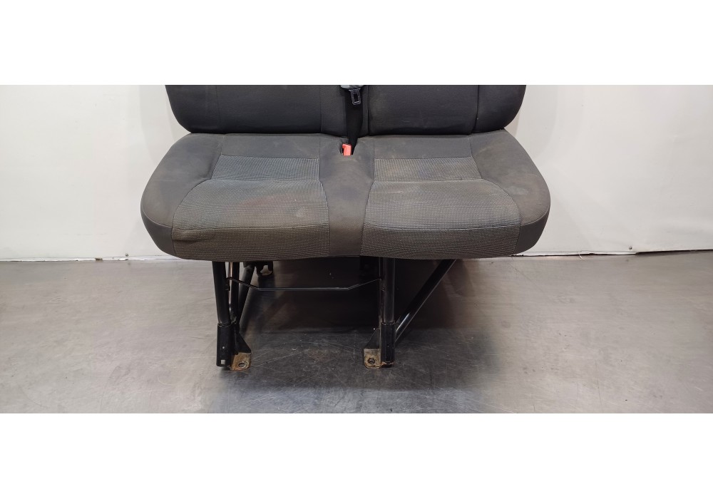 Recambio de asiento delantero derecho para peugeot boxer caja cerrada (rs 3000) (330/333) 2007 ) hdi (330) referencia OEM IAM 88