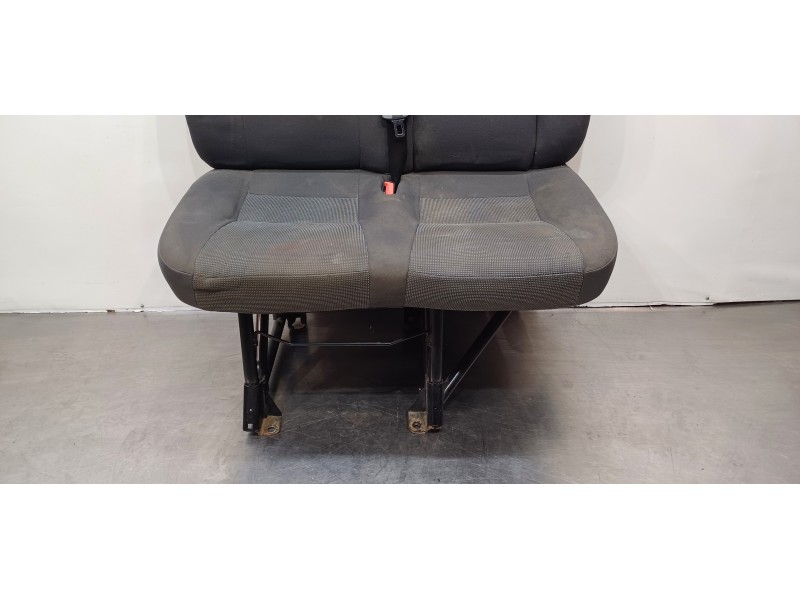Recambio de asiento delantero derecho para peugeot boxer caja cerrada (rs 3000) (330/333) 2007 ) hdi (330) referencia OEM IAM 88