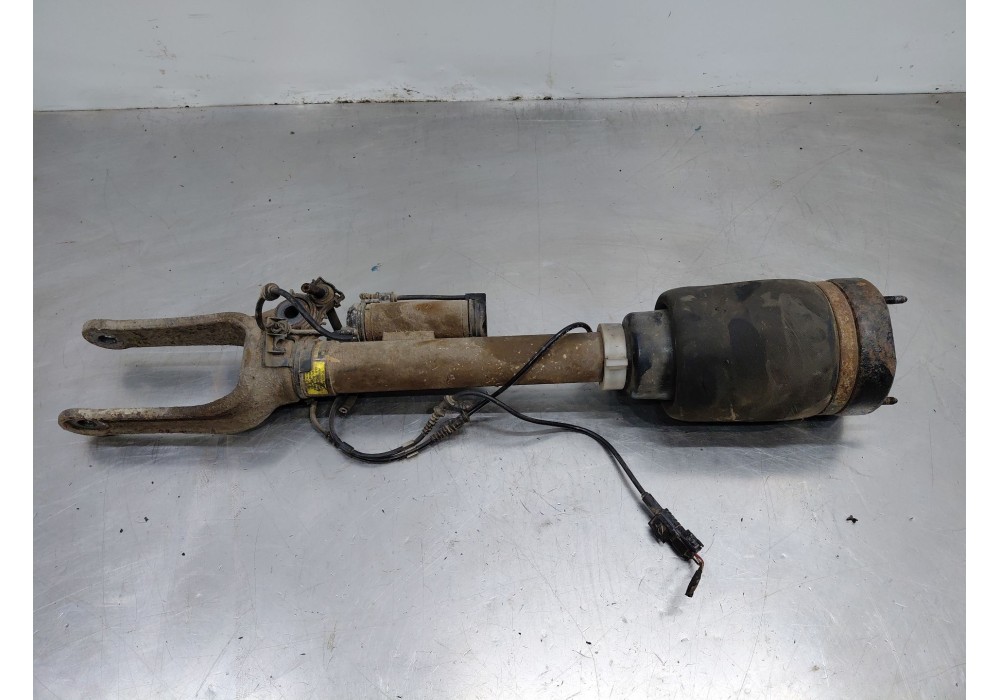 Recambio de amortiguador delantero izquierdo para mercedes-benz clase gl (x166) 450 grand edition referencia OEM IAM A1643205813