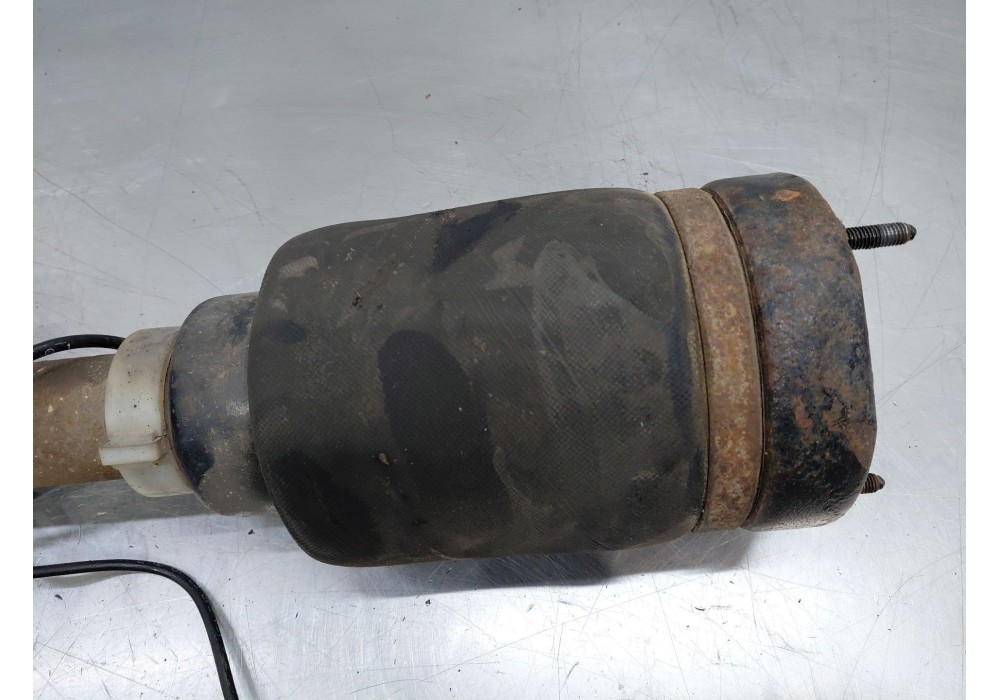 Recambio de amortiguador delantero izquierdo para mercedes-benz clase gl (x166) 450 grand edition referencia OEM IAM A1643205813