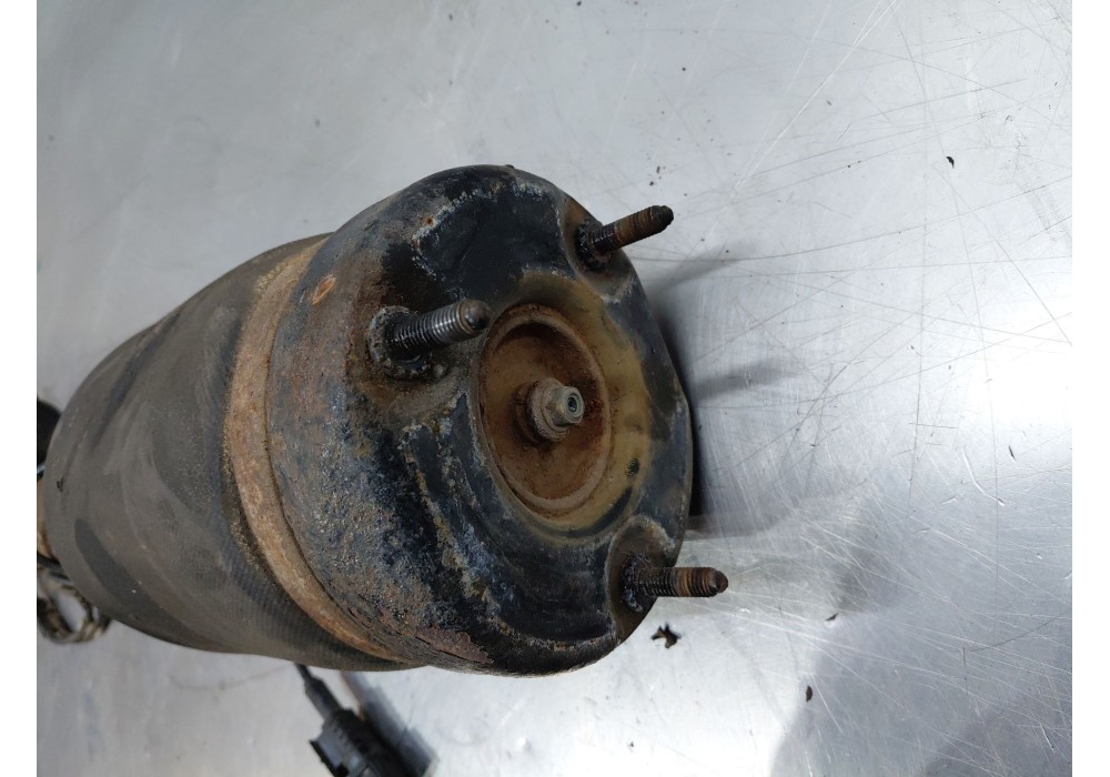 Recambio de amortiguador delantero izquierdo para mercedes-benz clase gl (x166) 450 grand edition referencia OEM IAM A1643205813