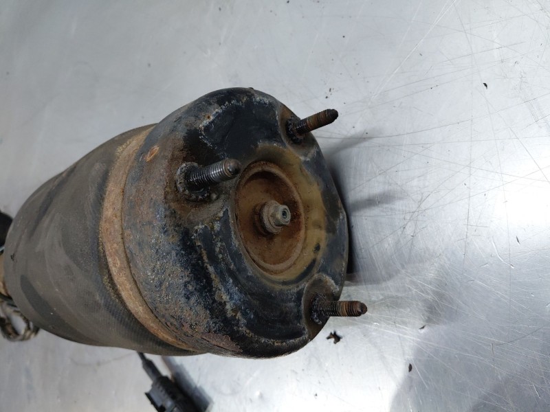 Recambio de amortiguador delantero izquierdo para mercedes-benz clase gl (x166) 450 grand edition referencia OEM IAM A1643205813