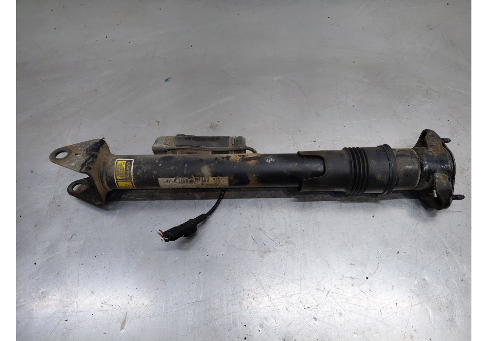 Recambio de amortiguador trasero izquierdo para mercedes-benz clase gl (x166) 450 grand edition referencia OEM IAM A1643202031 A