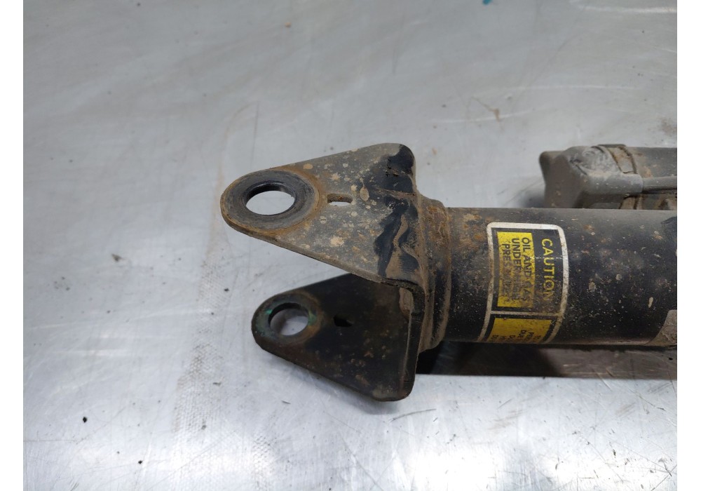 Recambio de amortiguador trasero izquierdo para mercedes-benz clase gl (x166) 450 grand edition referencia OEM IAM A1643202031 A