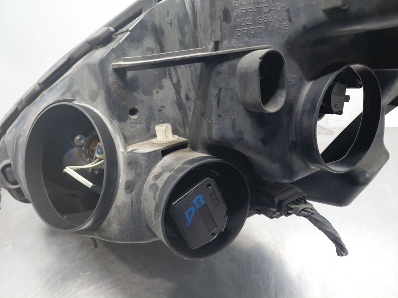 Recambio de faro derecho para citroën c4 picasso sx referencia OEM IAM 6206A8  