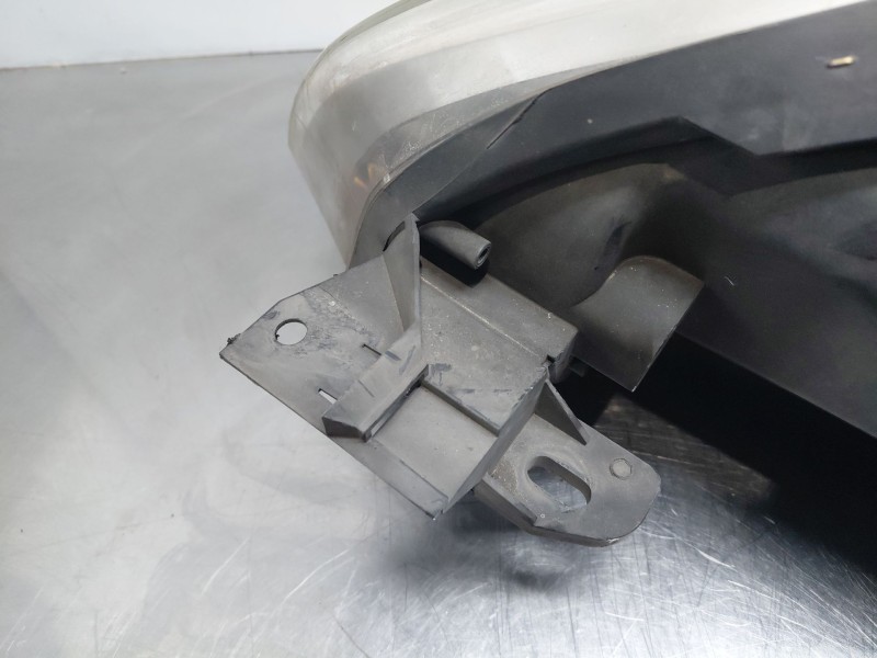Recambio de faro derecho para citroën c4 picasso sx referencia OEM IAM 6206A8  