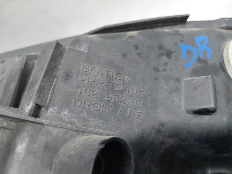 Recambio de faro derecho para citroën c4 picasso sx referencia OEM IAM 6206A8  