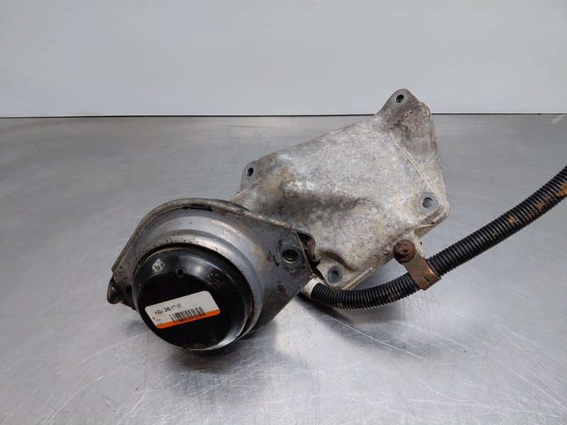 Recambio de soporte motor derecho para mercedes-benz clase gl (x166) 450 grand edition referencia OEM IAM A2512404717  