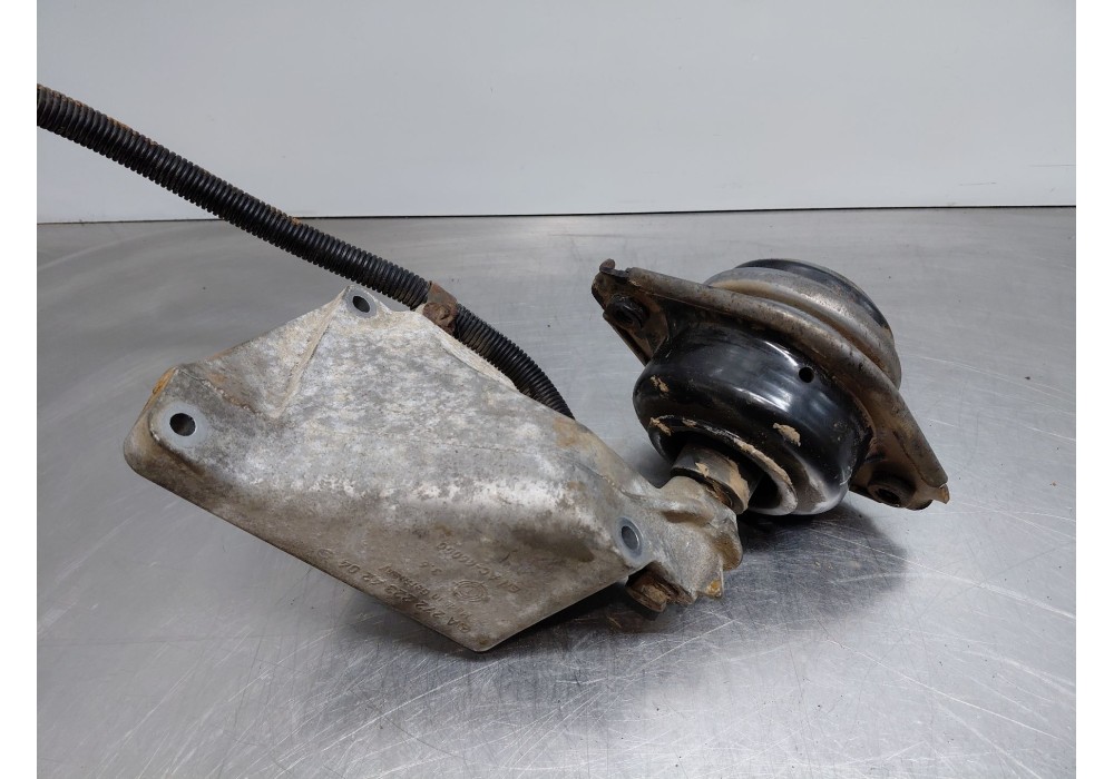 Recambio de soporte motor derecho para mercedes-benz clase gl (x166) 450 grand edition referencia OEM IAM A2512404717  