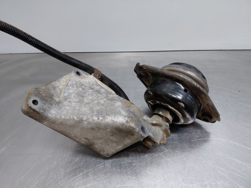 Recambio de soporte motor derecho para mercedes-benz clase gl (x166) 450 grand edition referencia OEM IAM A2512404717  