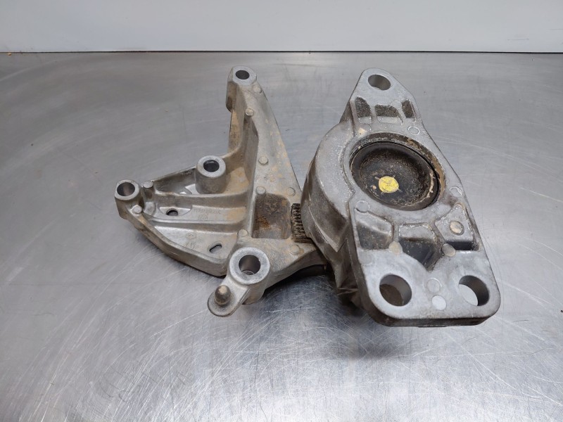 Recambio de soporte motor derecho para nissan qashqai (j12) acenta referencia OEM IAM 112326UB0A  