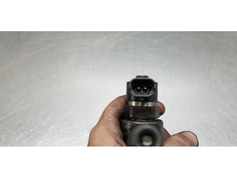 Recambio de inyector para opel astra h berlina cosmo referencia OEM IAM 0445110175  