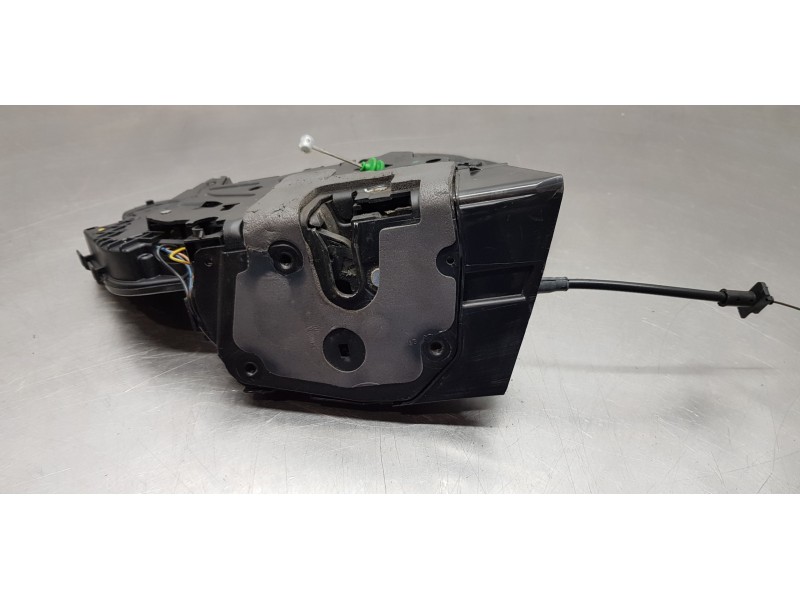 Recambio de cerradura puerta trasera derecha para land rover range rover vogue referencia OEM IAM LR038297  