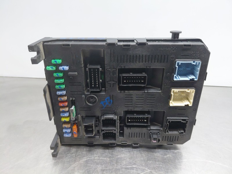 Recambio de caja reles / fusibles para citroën c4 picasso sx referencia OEM IAM 9663510180  