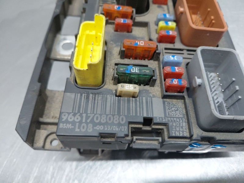 Recambio de caja reles / fusibles para citroën c4 picasso sx referencia OEM IAM 9661708080  