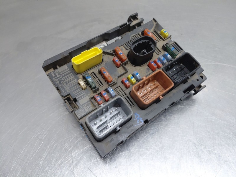 Recambio de caja reles / fusibles para citroën c4 picasso sx referencia OEM IAM 9661708080  
