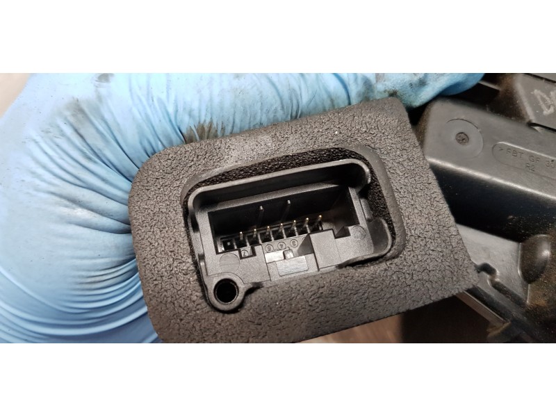 Recambio de cerradura puerta delantera derecha para volkswagen caddy ocio trendline bluemotion referencia OEM IAM 5TB837016C B6A Recambio de cerradura puerta delantera derecha para volkswagen caddy ocio trendline bluemotion referencia OEM IAM 5TB837016C B6A