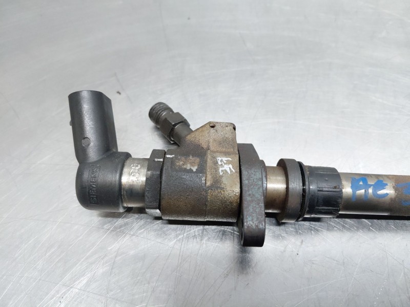 Recambio de inyector para peugeot 407 sw sport referencia OEM IAM 1980J4 9647247280 