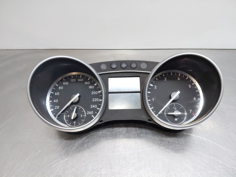 Recambio de cuadro instrumentos para mercedes-benz clase gl (x166) 450 grand edition referencia OEM IAM A2519005800 A2C53419160 
