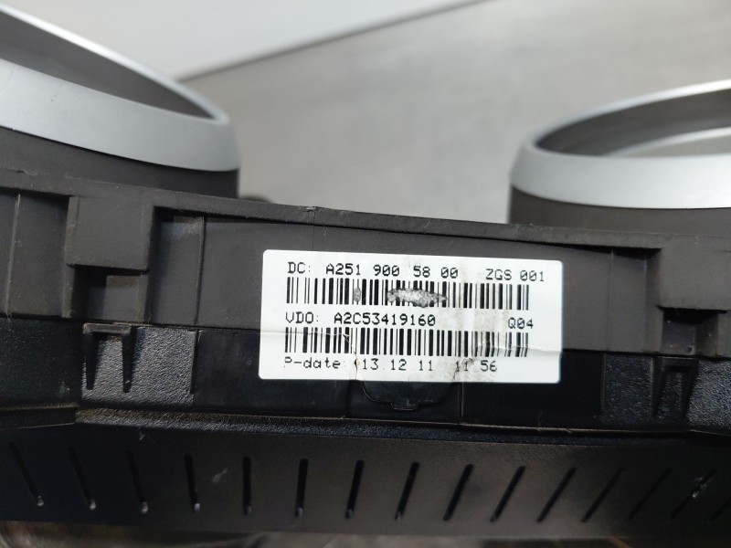 Recambio de cuadro instrumentos para mercedes-benz clase gl (x166) 450 grand edition referencia OEM IAM A2519005800 A2C53419160 