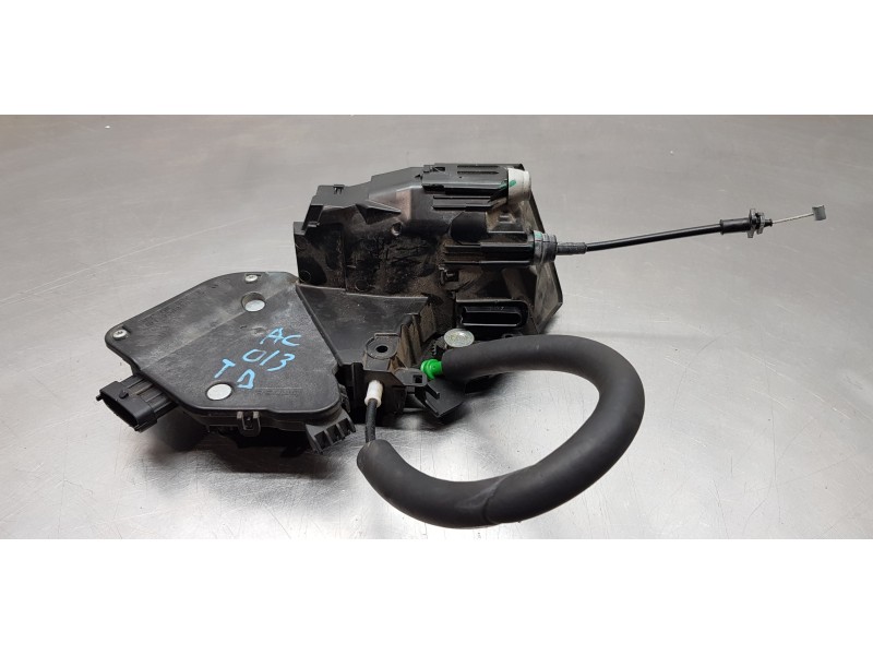 Recambio de cerradura puerta trasera derecha para land rover range rover vogue referencia OEM IAM LR038297  