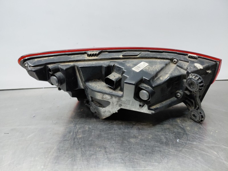 Recambio de piloto trasero derecho para skoda octavia combi (nx5) ambition referencia OEM IAM 5E3945208A  