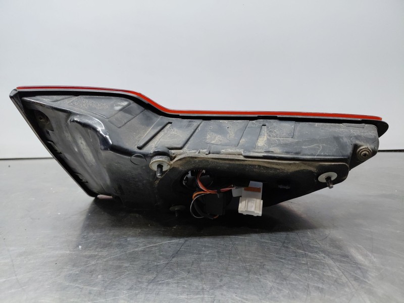 Recambio de piloto trasero derecho interior para kia ceed sportswagon hybrid referencia OEM IAM 92404J7150  