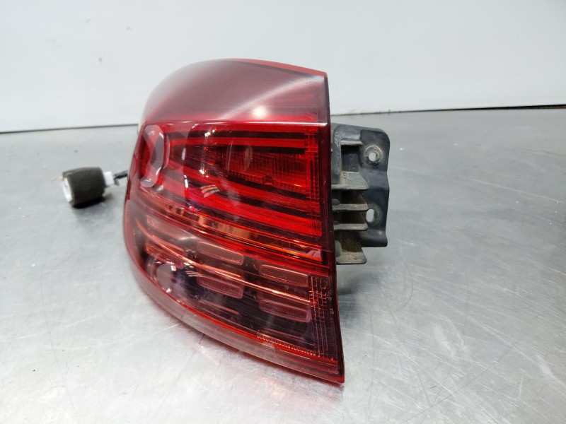 Recambio de piloto trasero izquierdo para kia ceed sportswagon hybrid referencia OEM IAM 92401J7150  