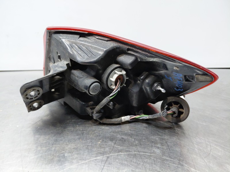 Recambio de piloto trasero izquierdo para kia ceed sportswagon hybrid referencia OEM IAM 92401J7150  