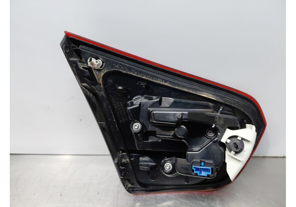 Recambio de piloto trasero derecho interior para mercedes-benz clase gla (w156) 200 d referencia OEM IAM A1569068800  