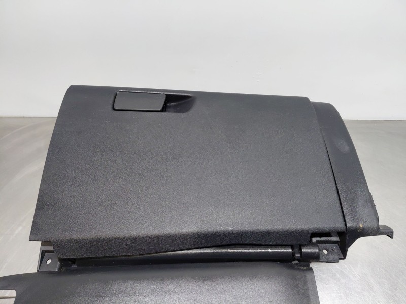 Recambio de guantera para nissan qashqai (j12) acenta referencia OEM IAM 681026UN5A  