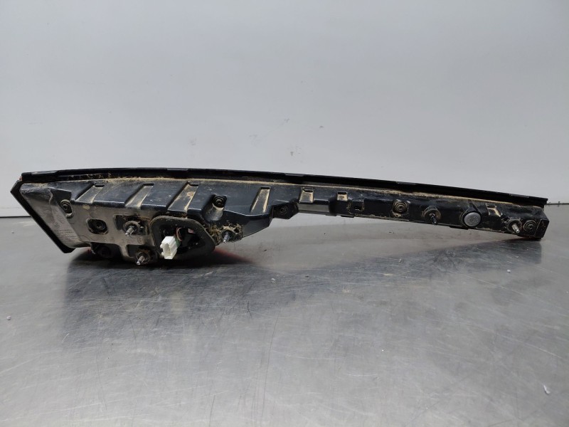 Recambio de piloto trasero derecho interior para kia proceed ( ) tourer referencia OEM IAM 92404J7200  