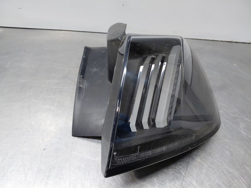 Recambio de piloto trasero derecho para peugeot 3008 active referencia OEM IAM 9836231180  