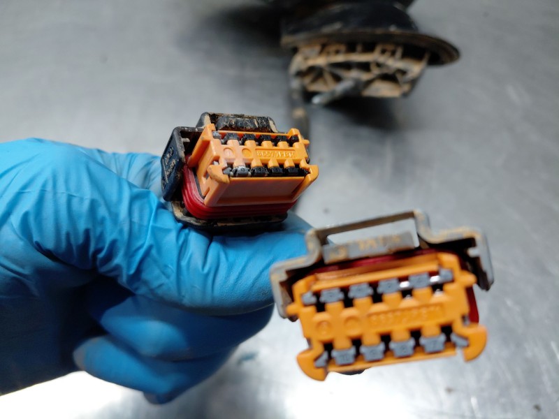 Recambio de retrovisor izquierdo para peugeot 508 sw gt line referencia OEM IAM 1612167580  