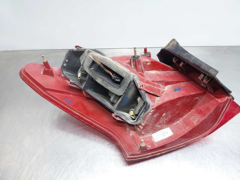 Recambio de piloto trasero derecho para peugeot 407 sw sport referencia OEM IAM 6351FR 9641948680 