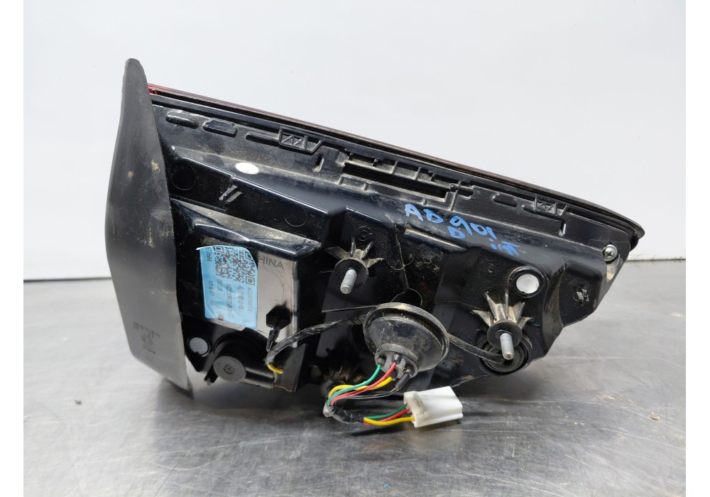 Recambio de piloto trasero derecho interior para mg zs suv referencia OEM IAM A31005R0100  