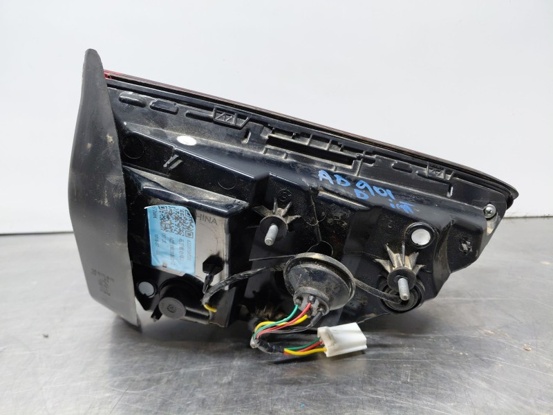 Recambio de piloto trasero derecho interior para mg zs suv referencia OEM IAM A31005R0100  